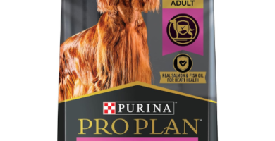 "Purina Pro Plan alimento para perros con fórmula de salmón y arroz integral, diseñado para la nutrición avanzada y la salud digestiva de perros con sensibilidad de piel y estómago. Bolsa de 30 libras con ingredientes de alta calidad y carne real como primer ingrediente"